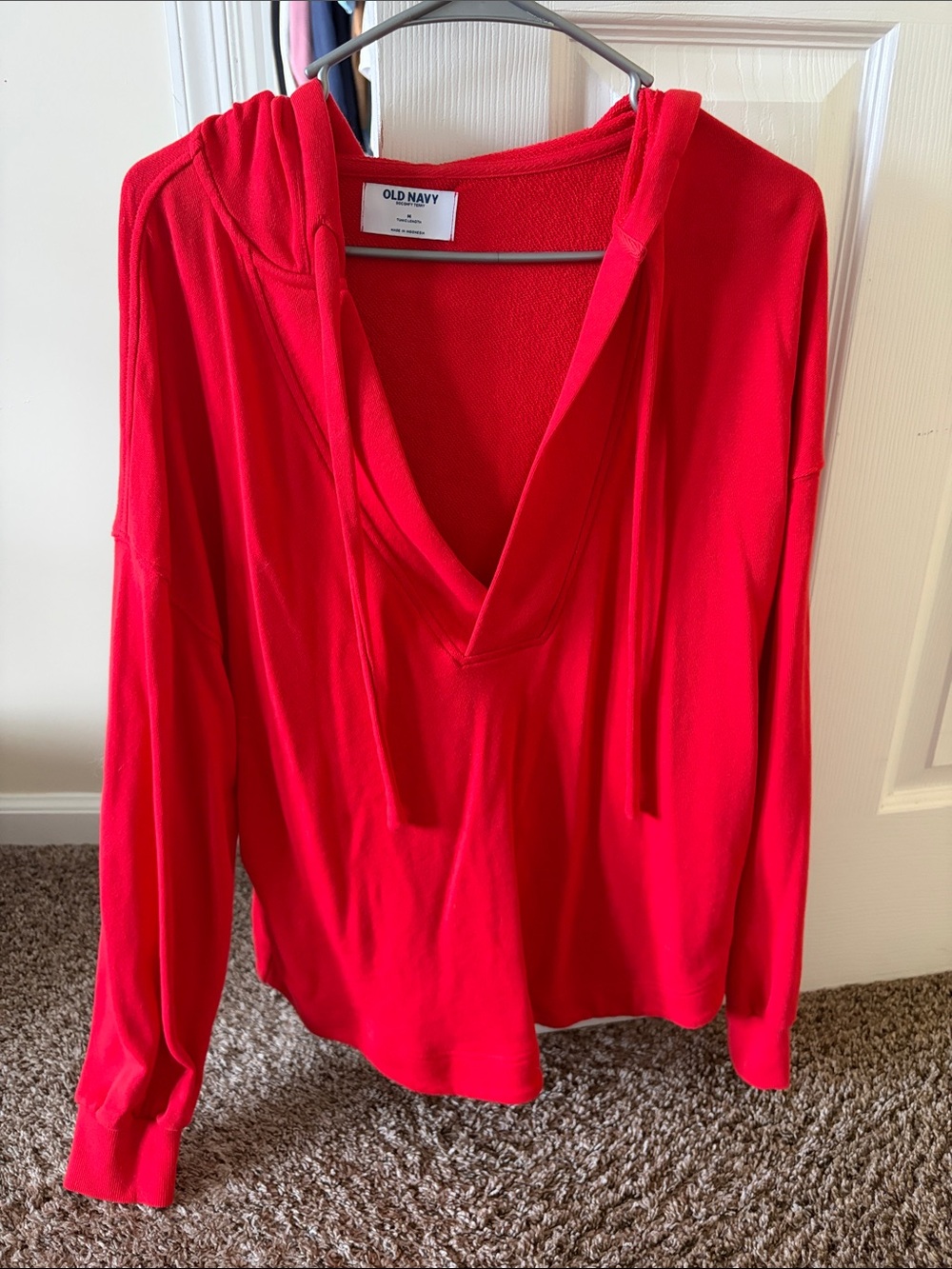 Old Navy Women's Red V-Neck Hooded Pullover